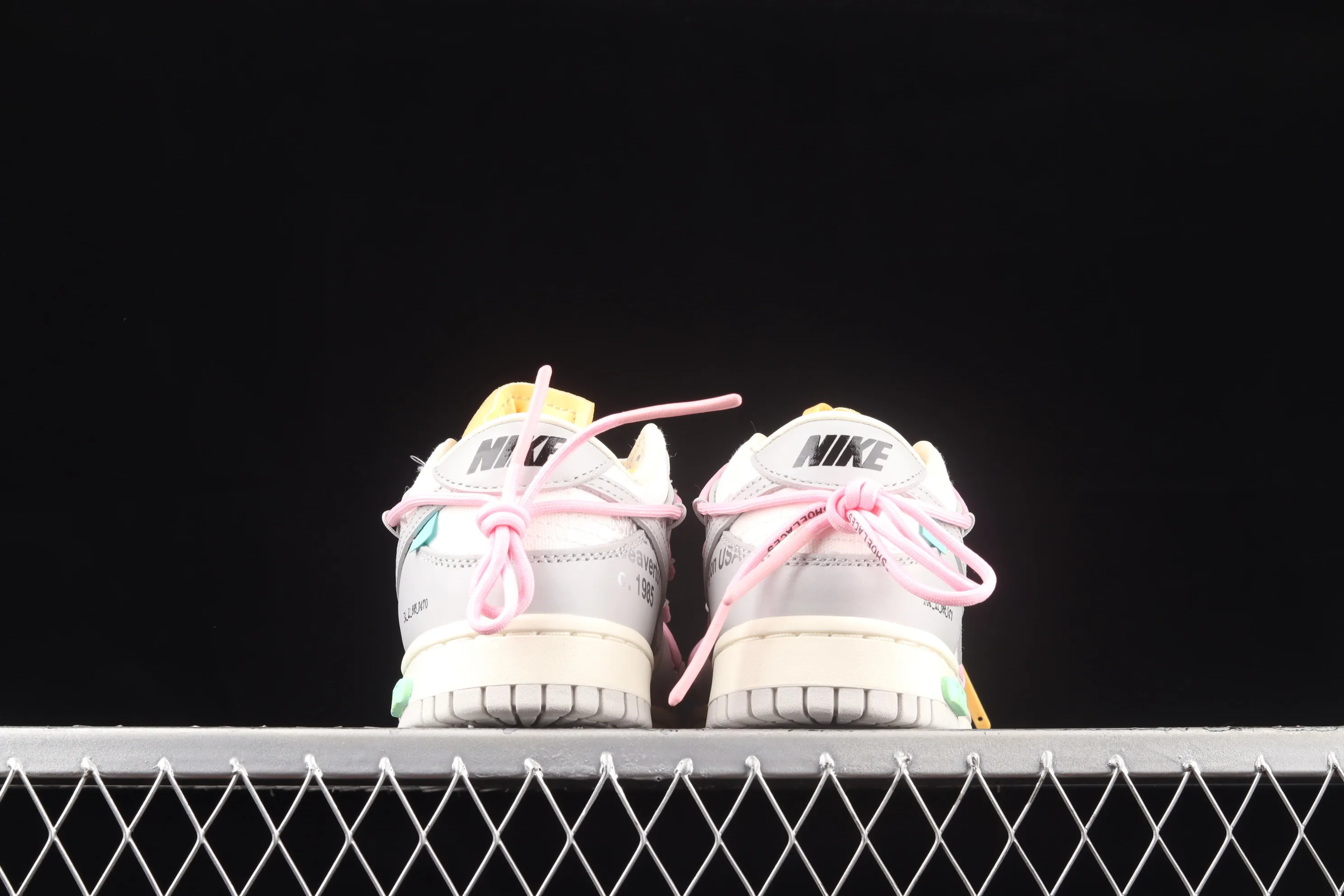 All Categories Nk SB Dunk Series Nk SB Dunk Low Low-top sneakers Pure original version OF x Nk Dunk Low OW Gray SB smashed backboard fashion casual sneakers DM1602-109